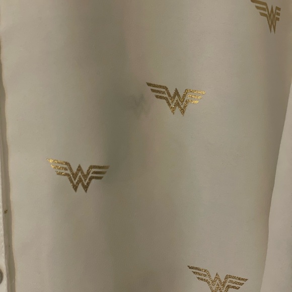 SOLD Torrid Madison Gold Wonder Woman Logo Button Blouse Plus Size 3x (22-24) - Picture 8 of 11